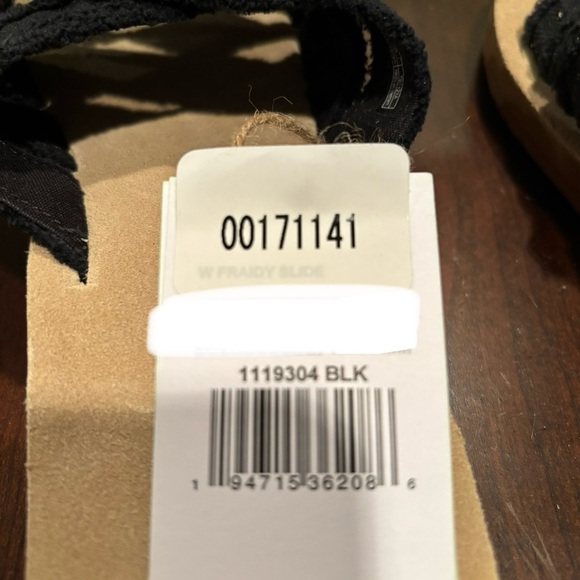 Sanuk Black and Tan Fraidy Slide Sandals with Cross-Strap Design various sizes - Picture 6 of 6